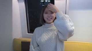 28岁漂亮外围小姐姐 黑丝诱惑 风骚淫荡 小伙花样多各种姿势频繁切换